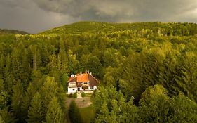 Kormos Residence
